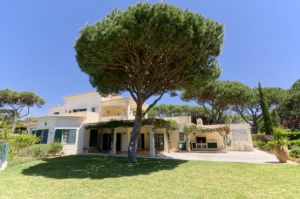 Golf Property for sale in Nearest_Important_City1 ema12142